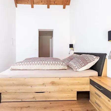 Tschirgant Deluxe Apartment *